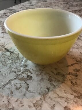 Vintage Pyrex 401 Yellow Ceramic nesting mixing bowl